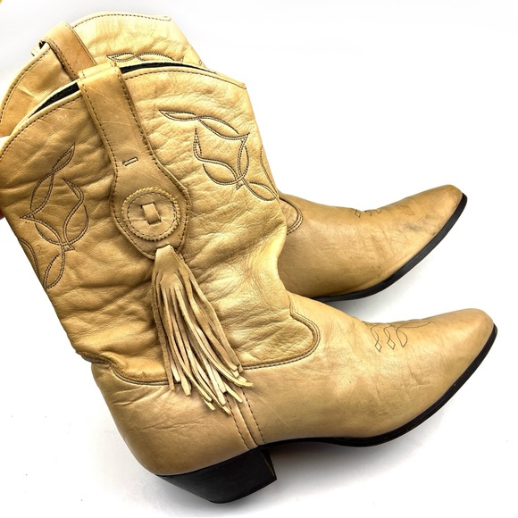 Laredo Shoes - Vintage Laredo Tan Leather Tassel Cowgirl Cowboy Boots size 10